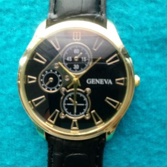 Watch - Picture 2 of 3